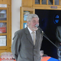 j-kiallitas.en-beszed